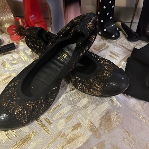 Super Rare - Chanel Cap Toe Ballet/Ballerina Flats w/new Chanel Shoe Bands!!!! - Picture 9 of 16